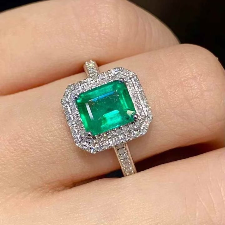 14k Gold 1.4 Ct Natural Emerald & Diamond Ring - 4