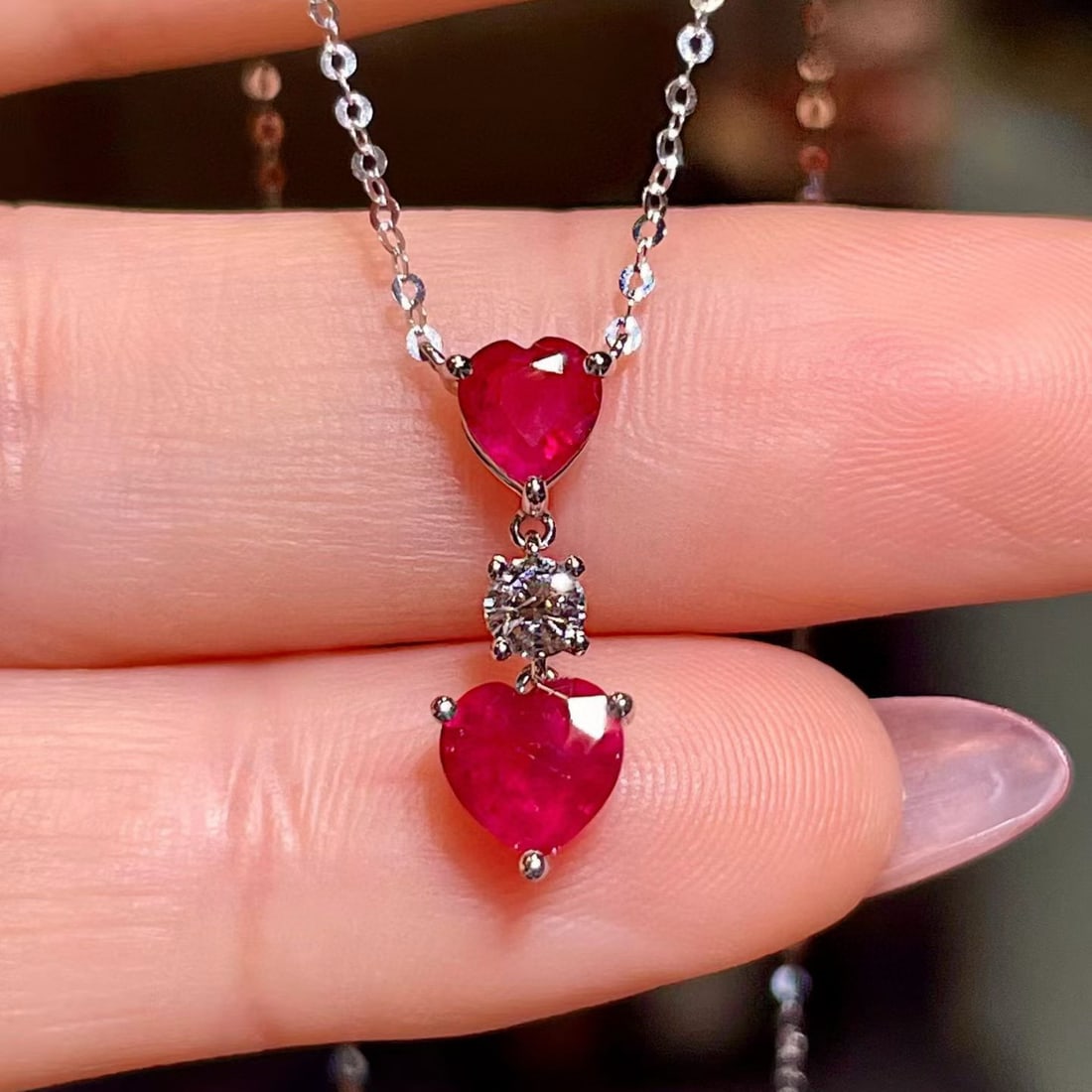 14k Gold 1.25 Ctw Natural Ruby & Diamond Necklace: Ref:231135214 // gold content:14k gold // main gemstone:ruby // shape:heart // carat weight:1. 13ct // color:red // treatment:natural // // adjacent gemstone 2 : diamond // shape:round // carat weight