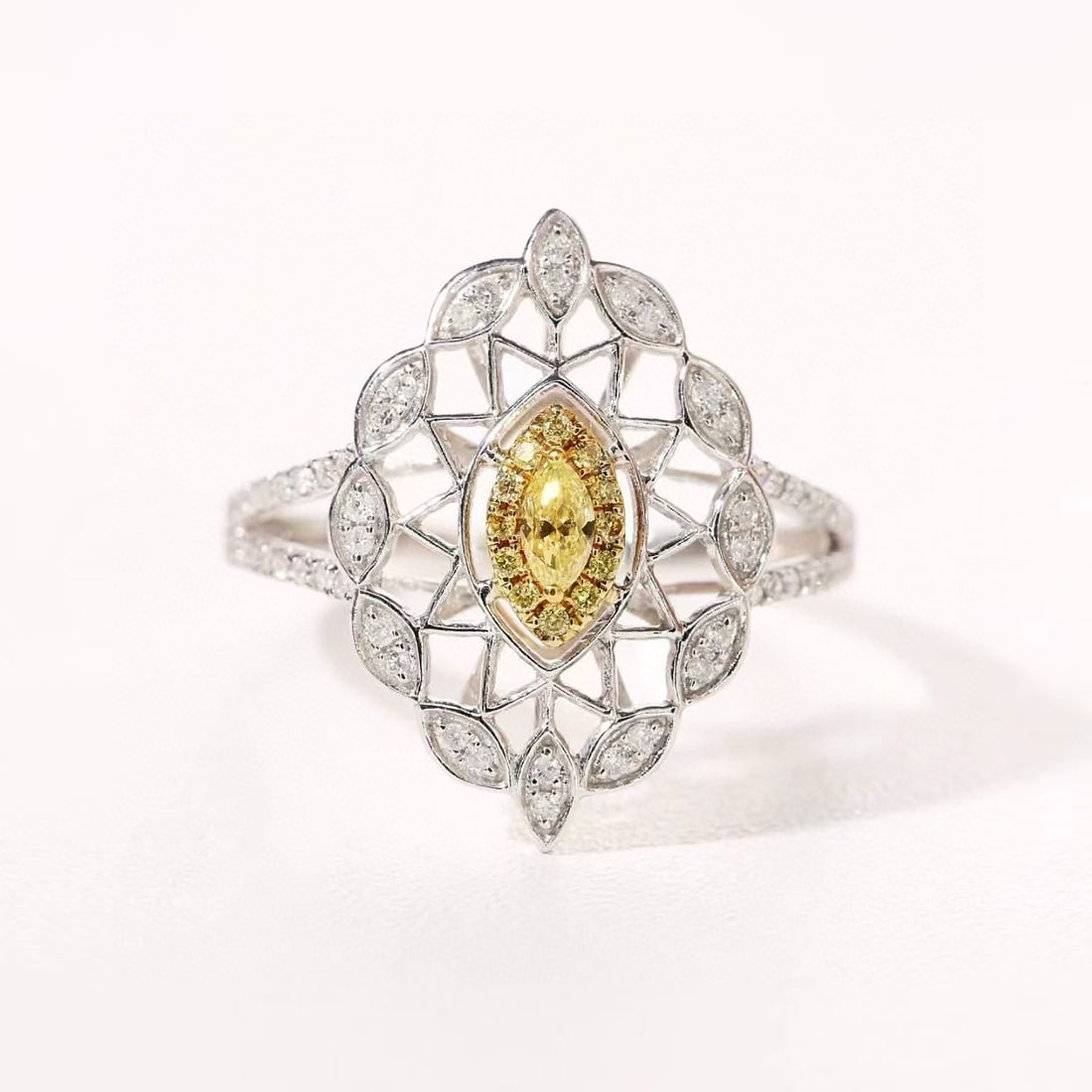 14k Gold 0.50 Ctw Natural Yellow Diamond & Diamond Ring - 2