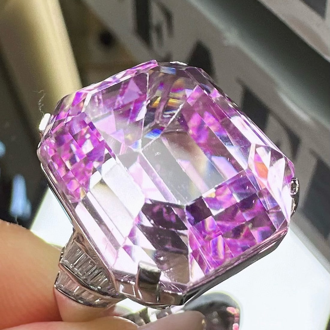 14k Gold 37.70 Ctw Natural Kunzite & Diamond Ring - 2