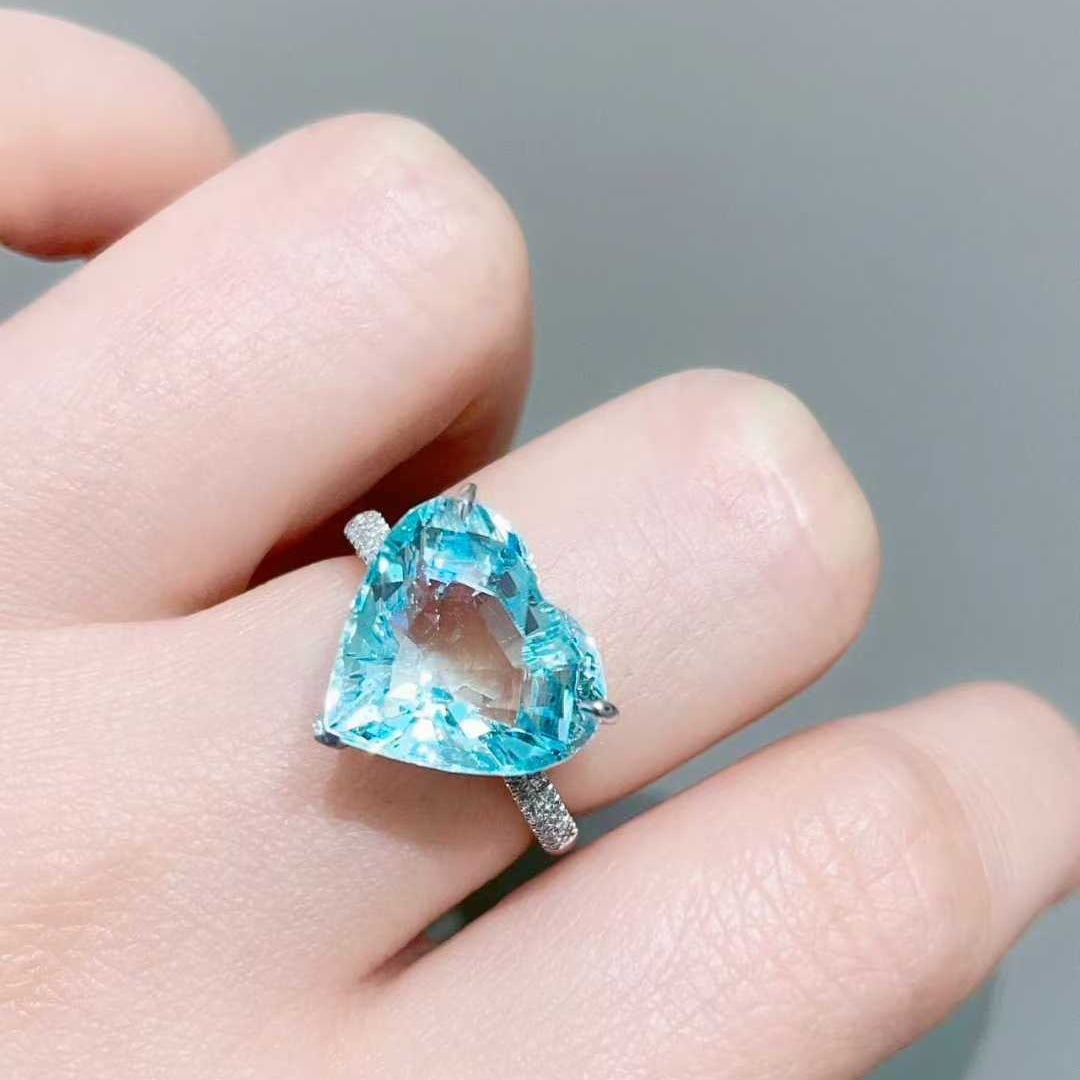 14k Gold 6.8 Ct Natural Aquamarine & Diamond Ring - 3