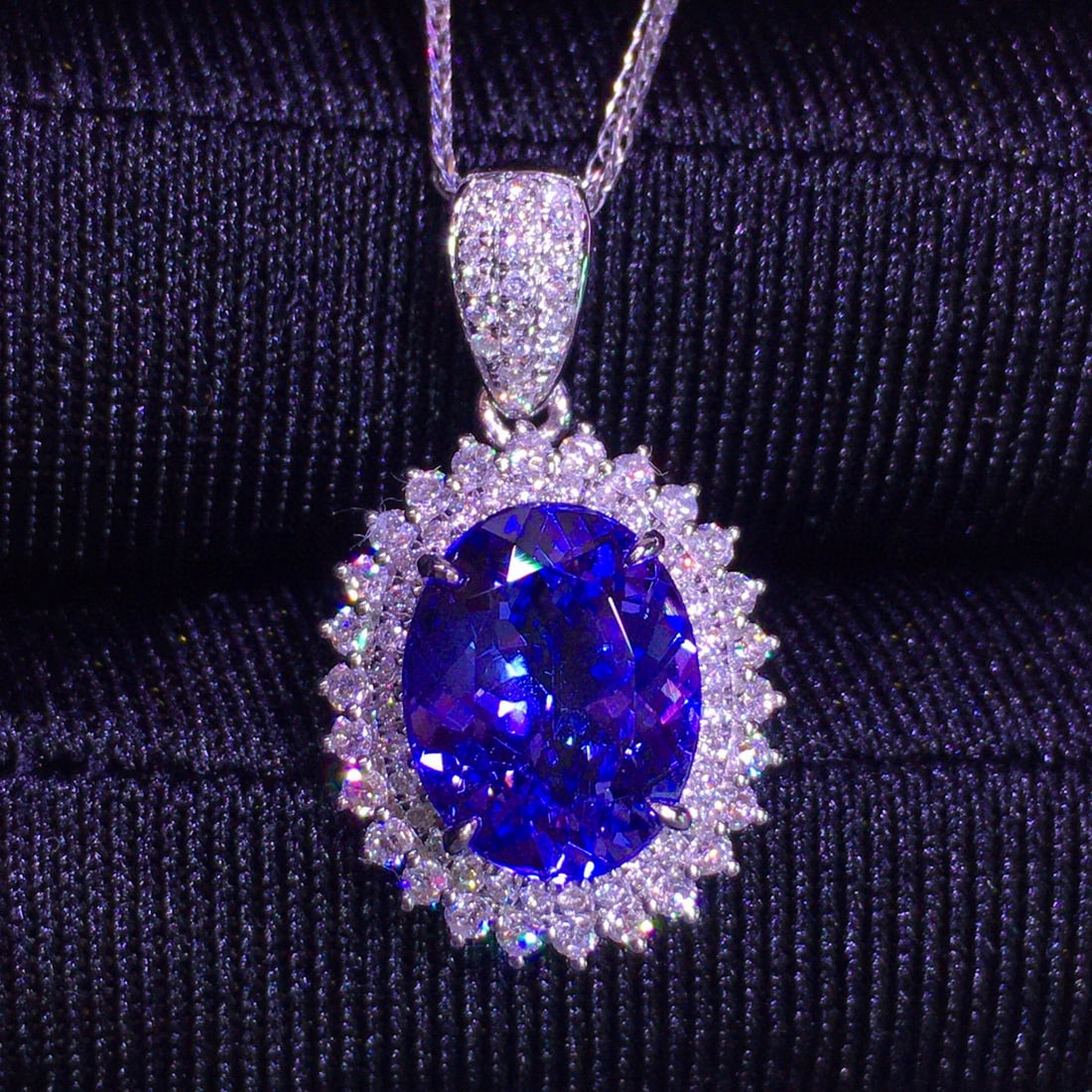 14k Gold 3.2 Ct Natural Tanzanite & Diamond Pendant( Without Chain ) (1 of 7)