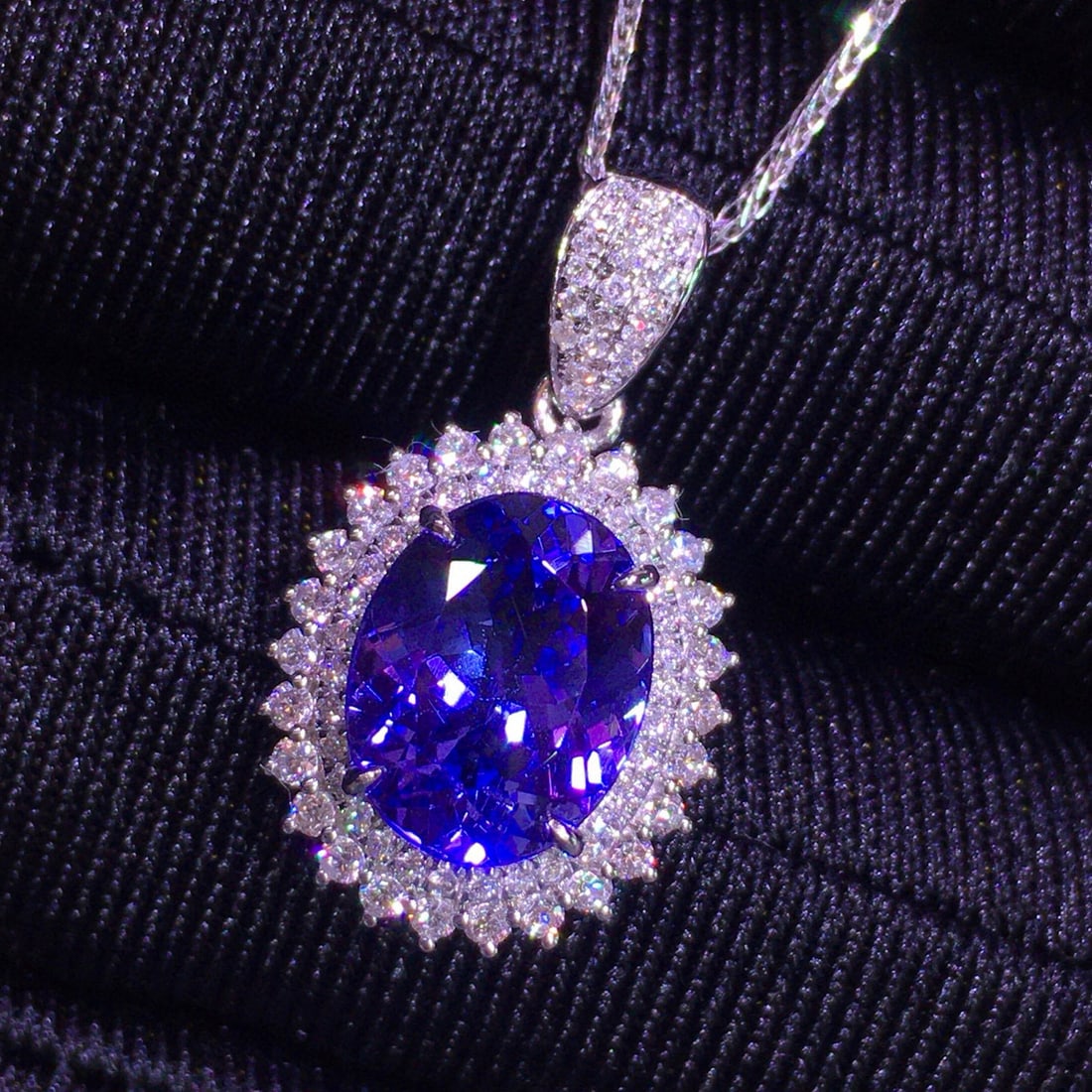 14k Gold 3.2 Ct Natural Tanzanite & Diamond Pendant( Without Chain ) - 3