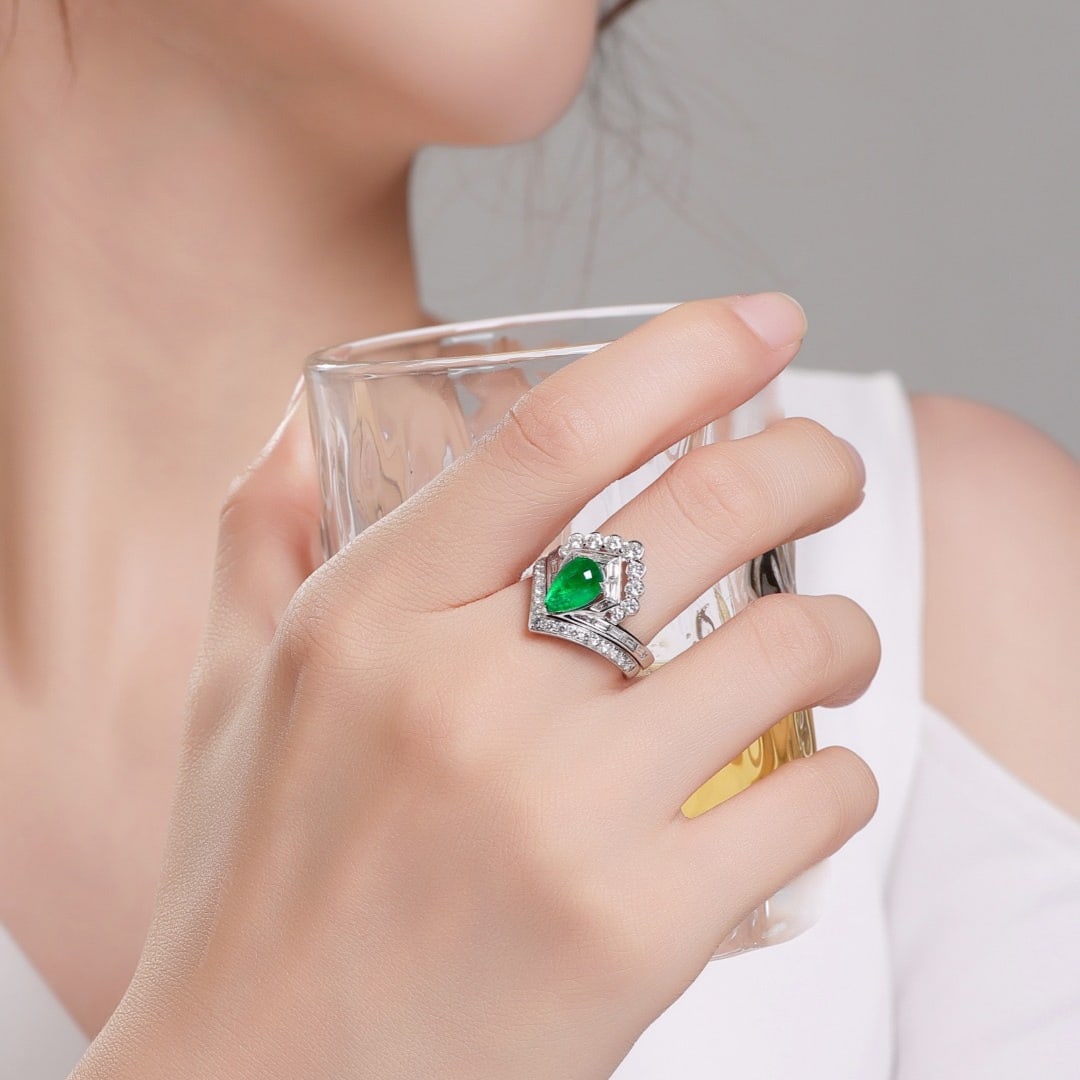 14k Gold 2.80 Ctw Vivid Green Natural Emerald & Diamond Ring - 4