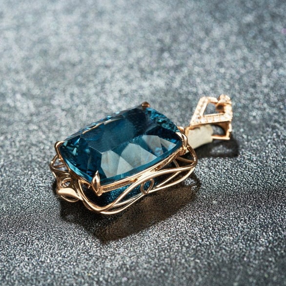 14k Gold 16.7 Ct Natural Topaz & Diamond Pendant( Without Chain ) - 6