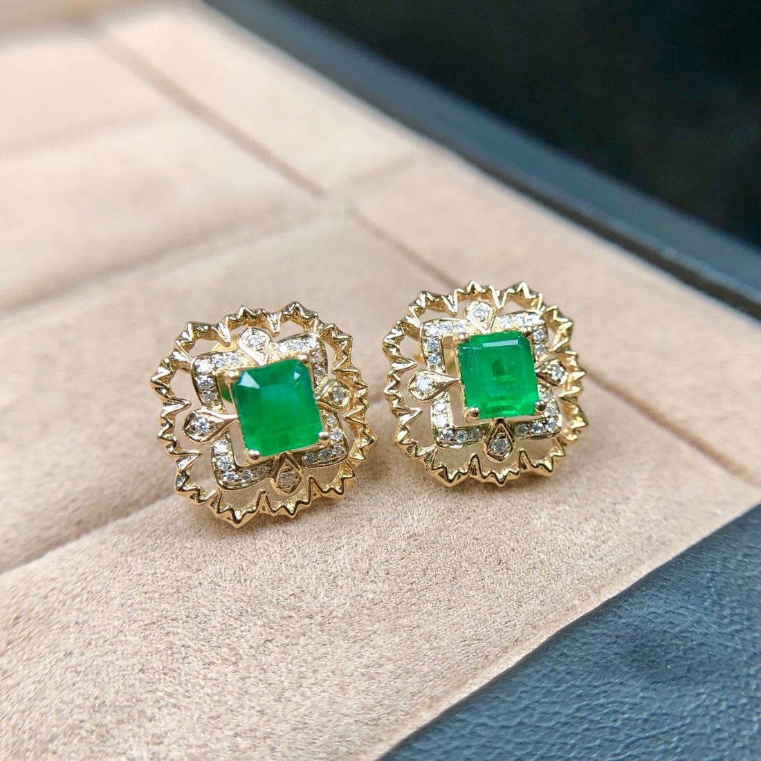 14k Gold 1.26 Ctw Natural Emerald & Diamond Earrings - 2