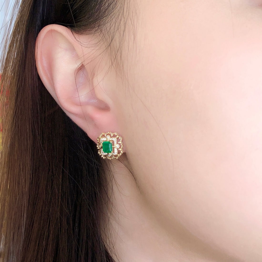 14k Gold 1.26 Ctw Natural Emerald & Diamond Earrings - 6