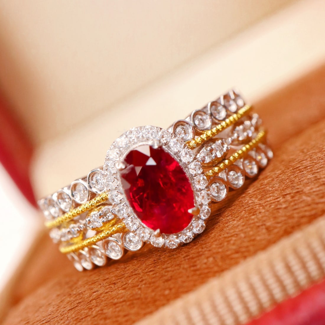14k Gold 1.04 Ctw Vivid Red Natural Ruby & Diamond Ring - 4
