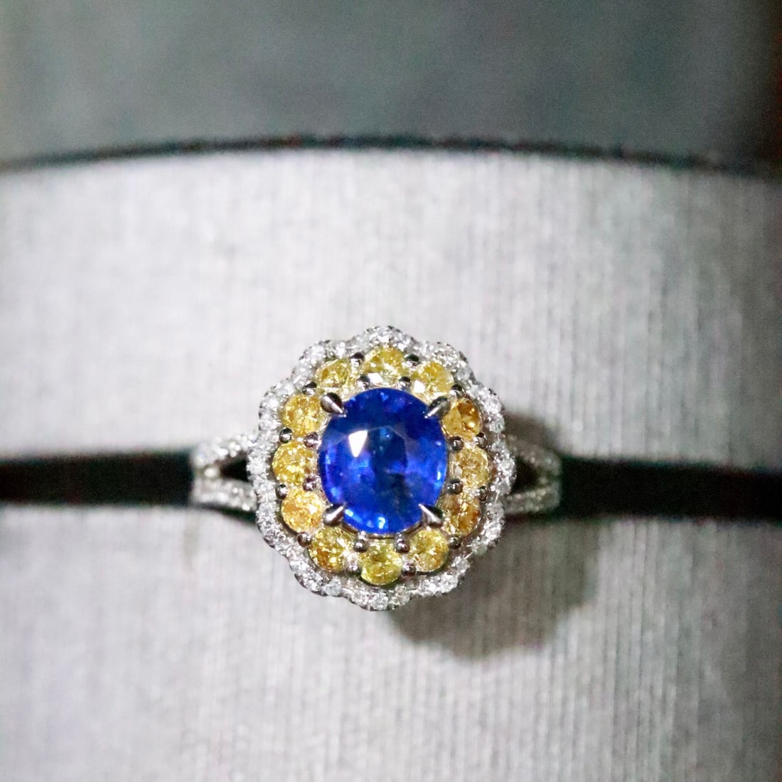 14k Gold 2.08 Ctw Natural Sapphire & Diamond Ring - 4