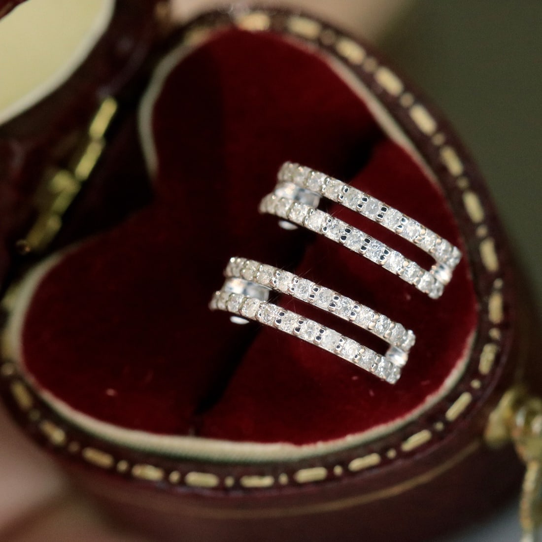 14k Gold 0.36 Ct Natural H Diamond Earrings: Ref:231136108 // gold content:14k gold // main gemstone:diamond // shape:round // carat weight:0. 36ct // clarity grade:vs-si // color:h // treatment:natural // cut grade:g // Condition: NewHigh