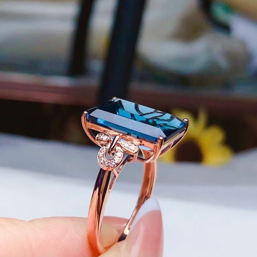 14k Gold 8.15 Ct Natural Topaz & Diamond Ring - 3