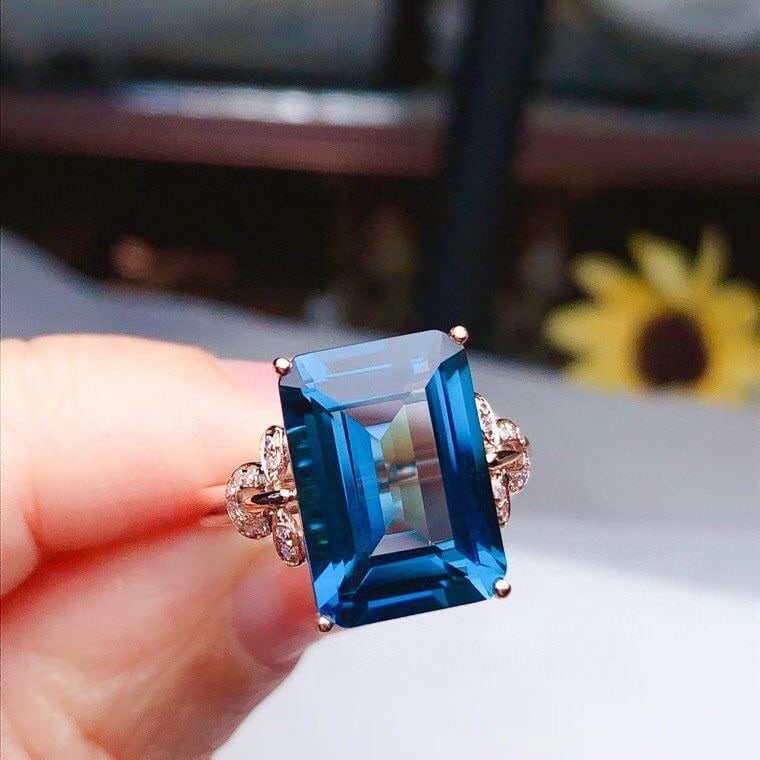 14k Gold 8.15 Ct Natural Topaz & Diamond Ring - 4