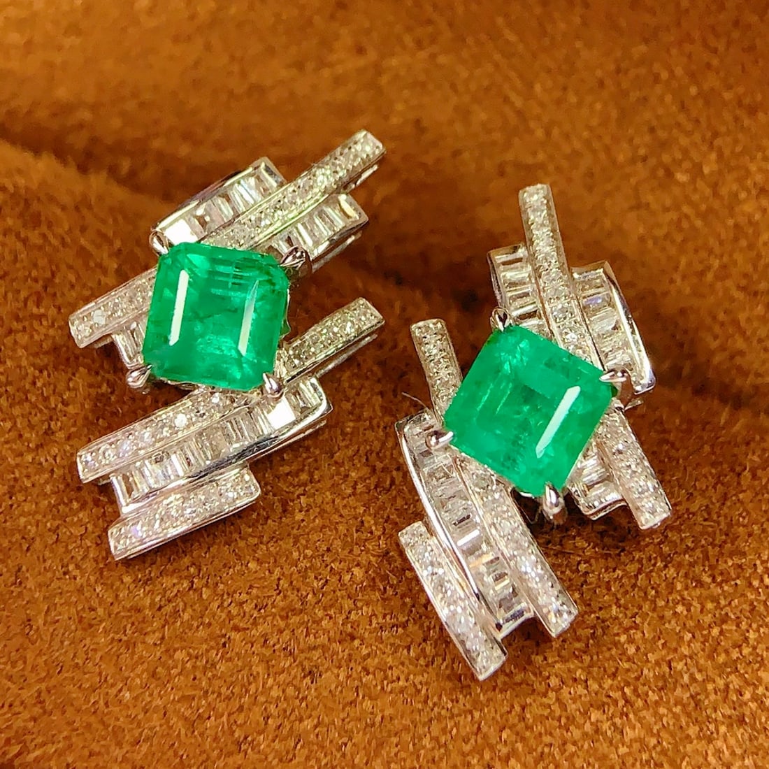 14k Gold 2 Ct Natural Emerald & Diamond Earrings - 2