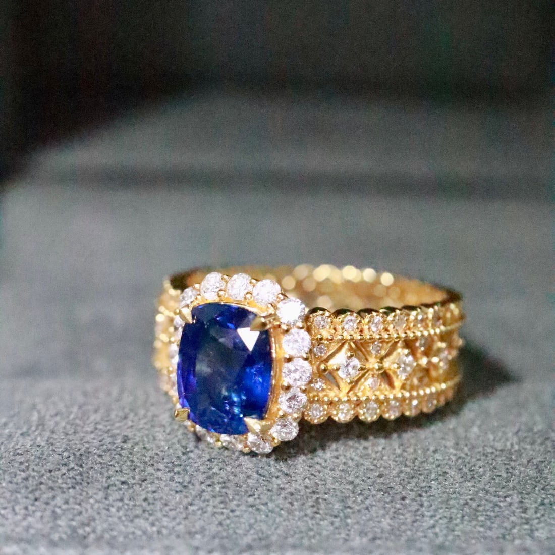14k Gold 2.65 Ctw Natural Sapphire & Diamond Ring - 2