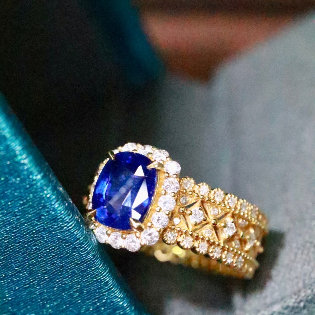 14k Gold 2.65 Ctw Natural Sapphire & Diamond Ring - 3