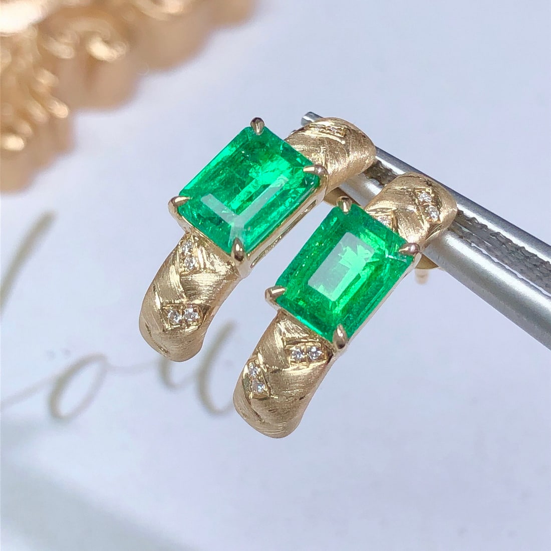 14k Gold 1.63 Ctw Vivid Green Natural Emerald & Diamond Earrings - 5