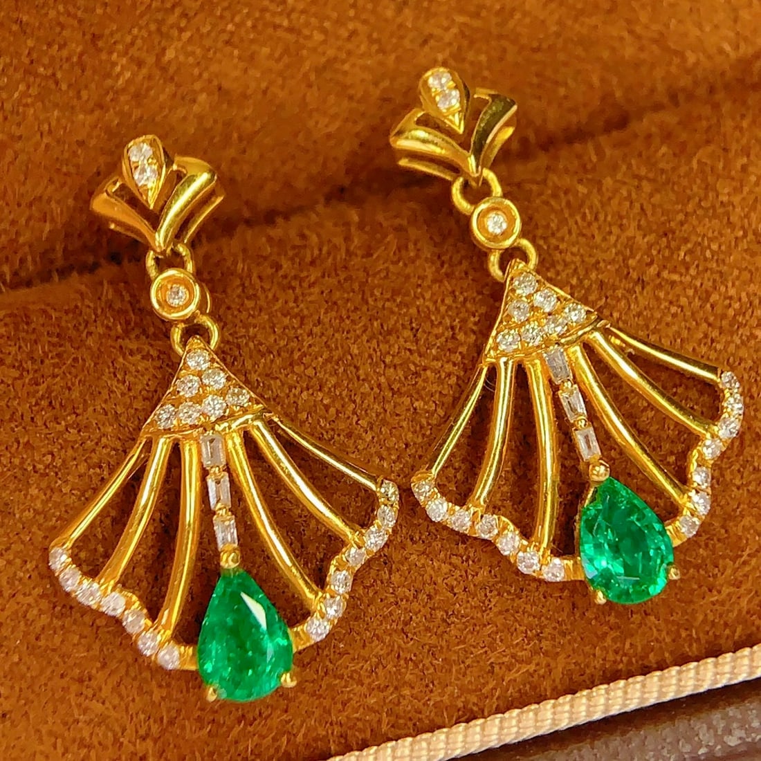 14k Gold 1 Ct Natural Emerald & Diamond Earrings - 5