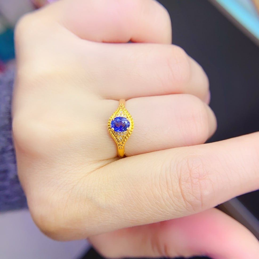 14k Gold 0.6 Ct Natural Sapphire & Diamond Ring - 6