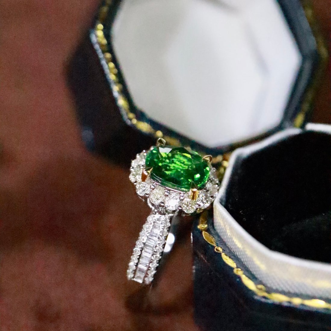 14k Gold 1.67 Ctw Natural Tsavorite & Diamond Ring - 3