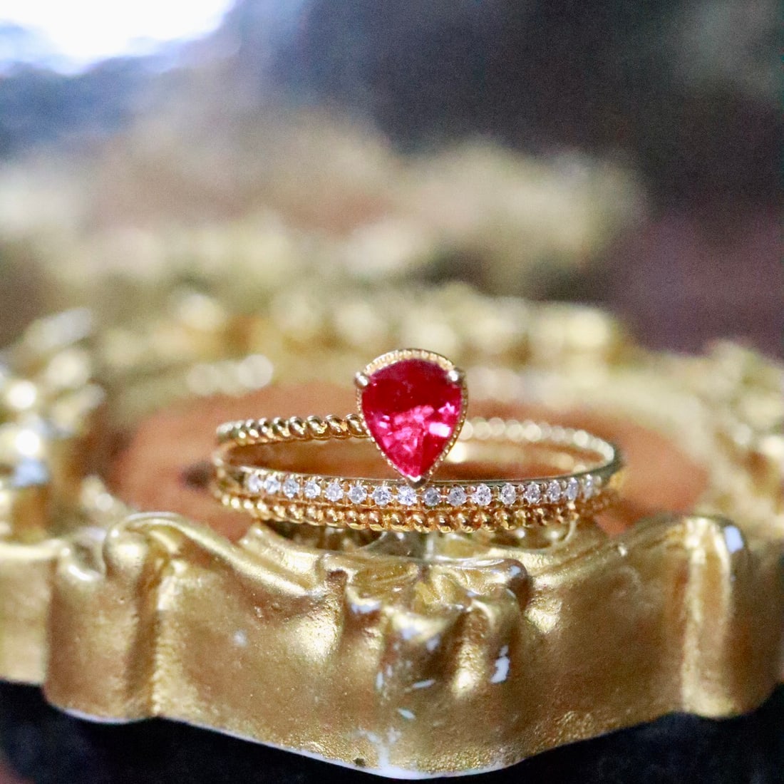 14k Gold 0.56 Ctw Natural Ruby & Diamond Ring: Ref:231136153 // gold content:14k gold // ring size:7. 25us // // main gemstone:ruby // shape:pear // carat weight:0. 50ct // color:red // treatment:natural // // adjacent gemstone 2 : diamond // shap