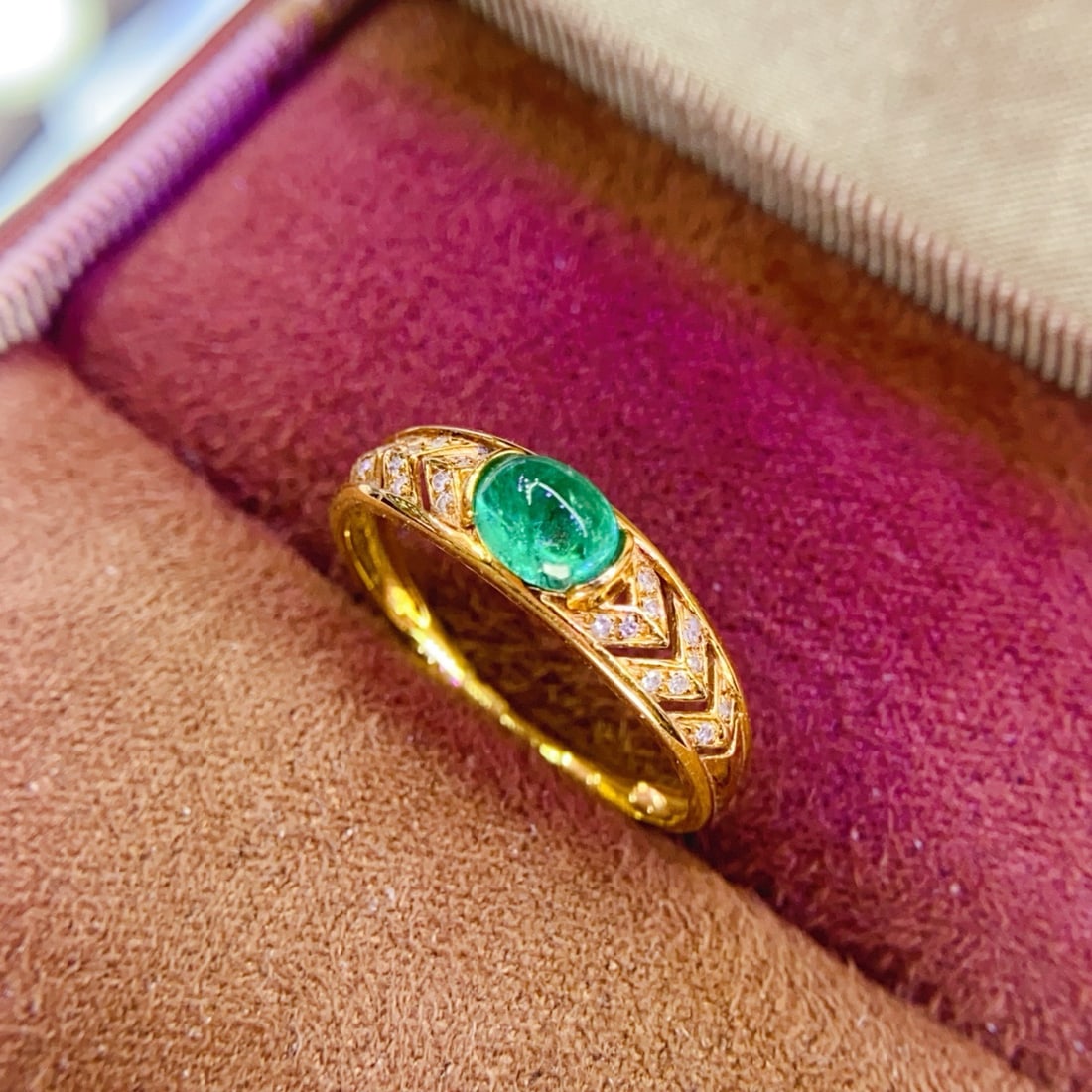 14k Gold 0.65 Ct Natural Emerald & Diamond Ring - 5