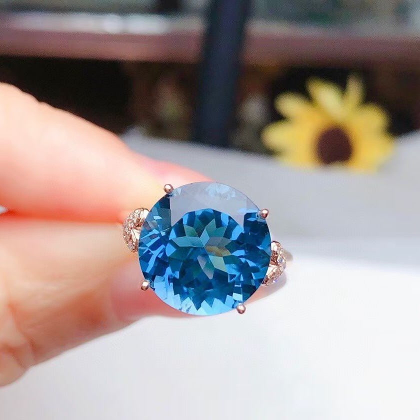 14k Gold 8.10 Ct Natural Topaz & Diamond Ring - 4