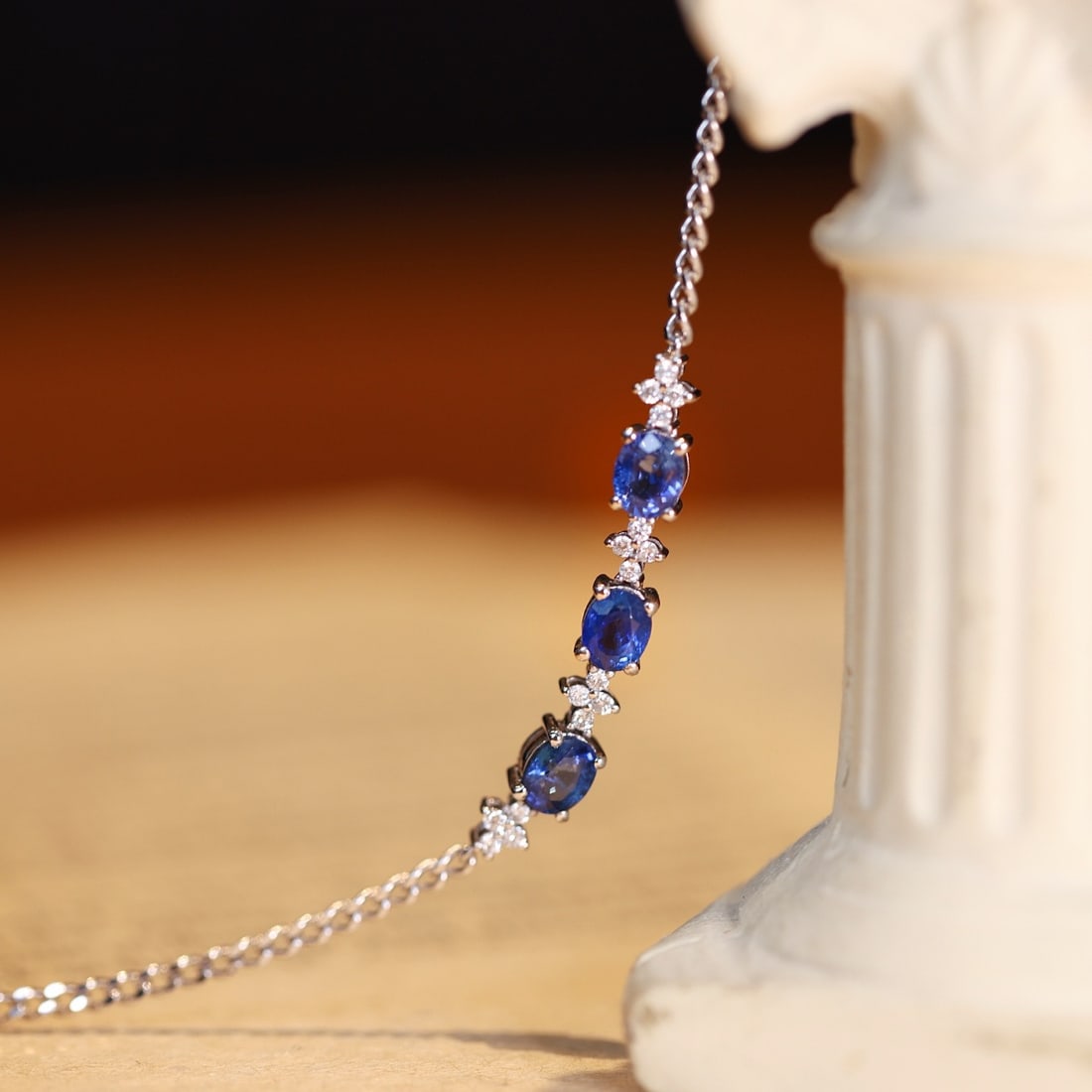 14k Gold 1.00 Ct Natural Sapphire & Diamond Bracelet: Ref:231136168 // gold content:14k gold // main gemstone:sapphire // shape:oval // carat weight:1. 00ct // color:blue // treatment:natural // // adjacent gemstone 2 : diamond // shape:round //