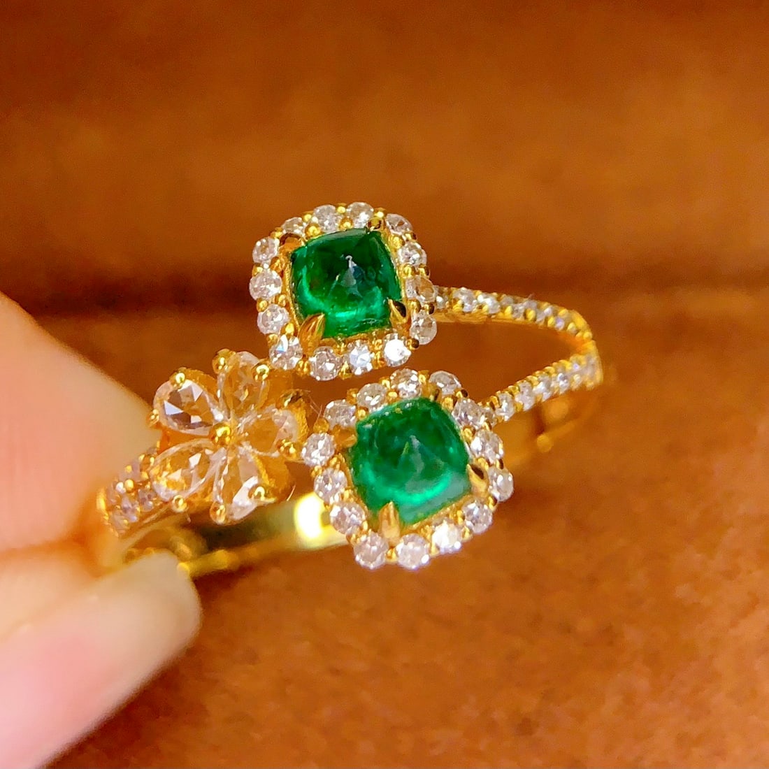 14k Gold 0.8 Ct Vivid Green Natural Emerald & Diamond Ring - 3