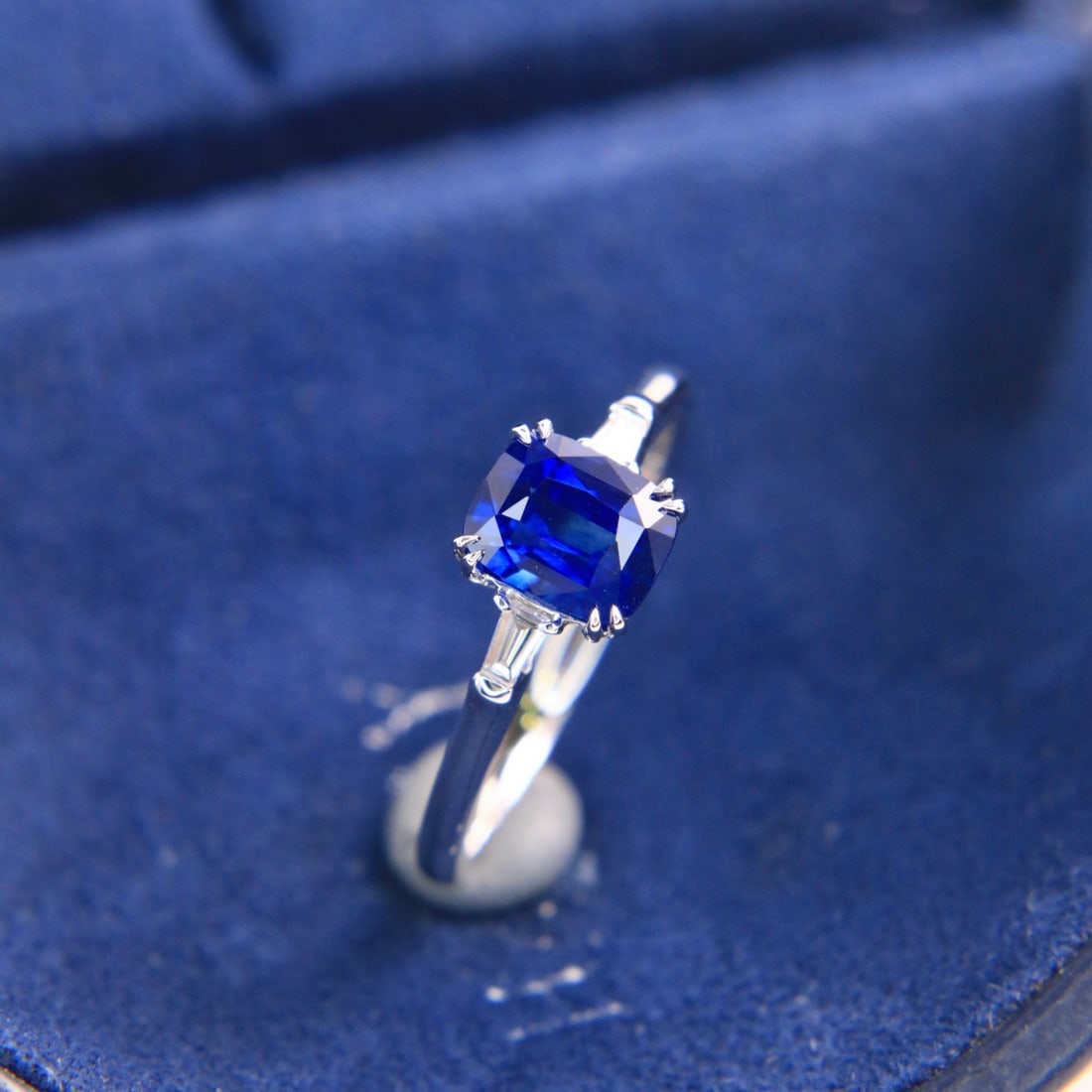 14k Gold 1.60 Ctw Natural Sapphire & Diamond Ring - 4