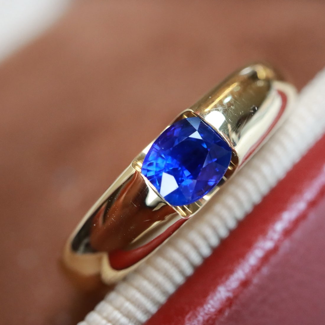 14k Gold 0.48 Ct Natural Sapphire Ring: Ref:231136183 // gold content:14k gold // ring size:7. 25us // // main gemstone:sapphire // shape:oval // carat weight:0. 48ct // color:blue // treatment:natural // Low Estimate: 4800Condition: