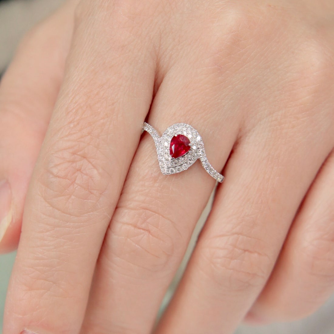 14k Gold 0.73 Ctw Vivid Red Natural Ruby & Diamond Ring - 4