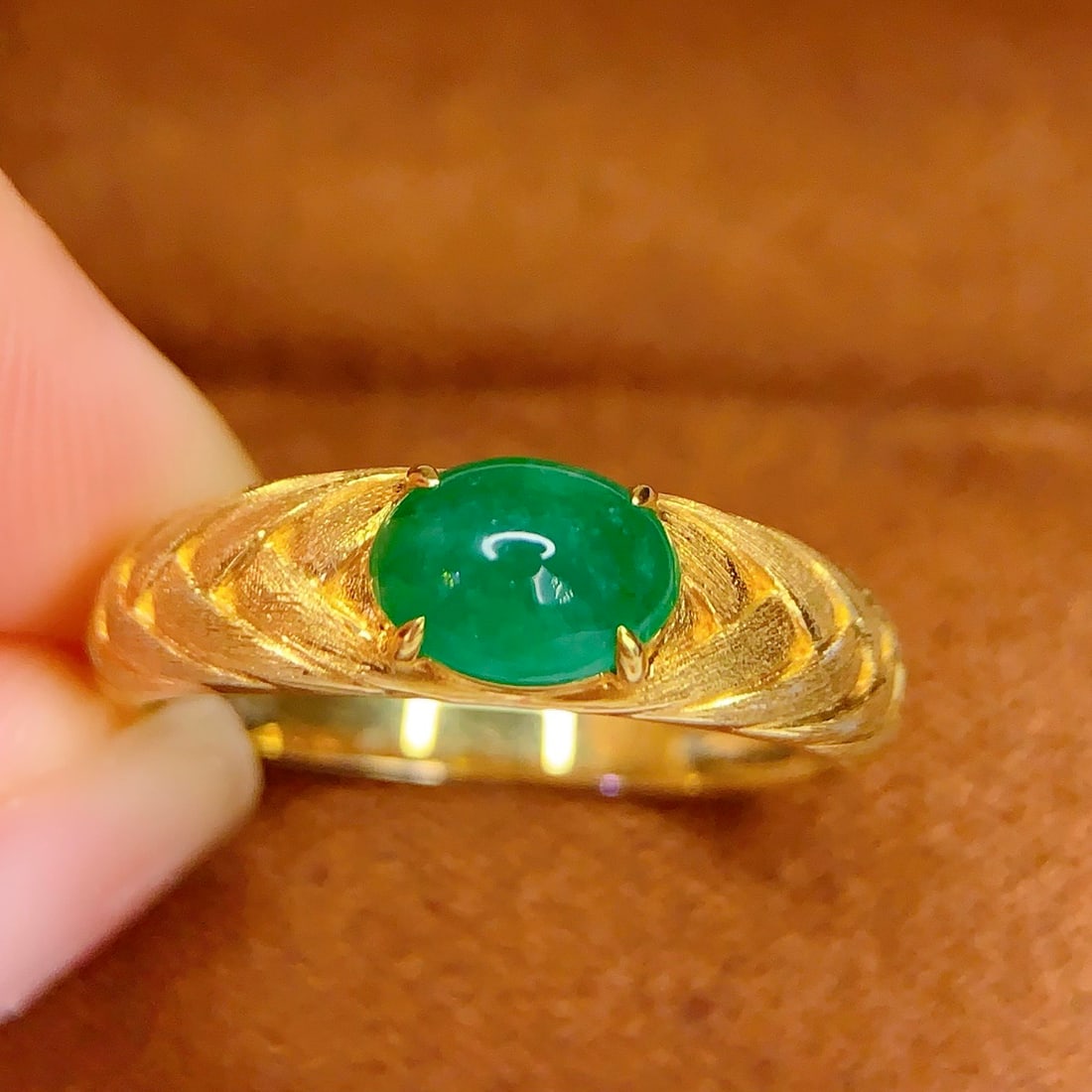 14k Gold 1.0 Ct Natural Emerald Ring (1 of 5)