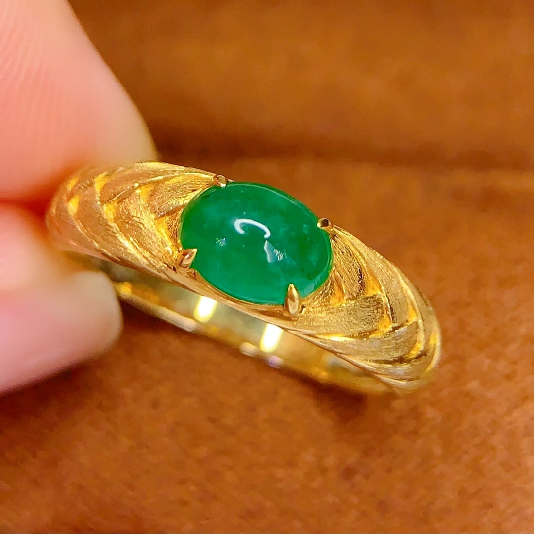14k Gold 1.0 Ct Natural Emerald Ring - 3