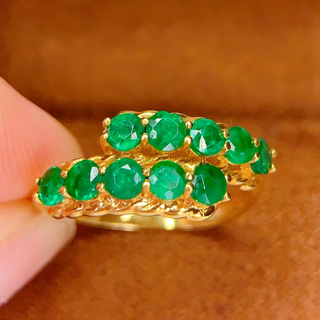 14k Gold 1.5 Ct Natural Emerald Ring: Ref:231136199 // gold content:14k gold // ring size:7. 25us // // main gemstone:emerald // shape:round // carat weight:1. 5ct // color:green // treatment:natural // cut grade:g // Condition: New Low