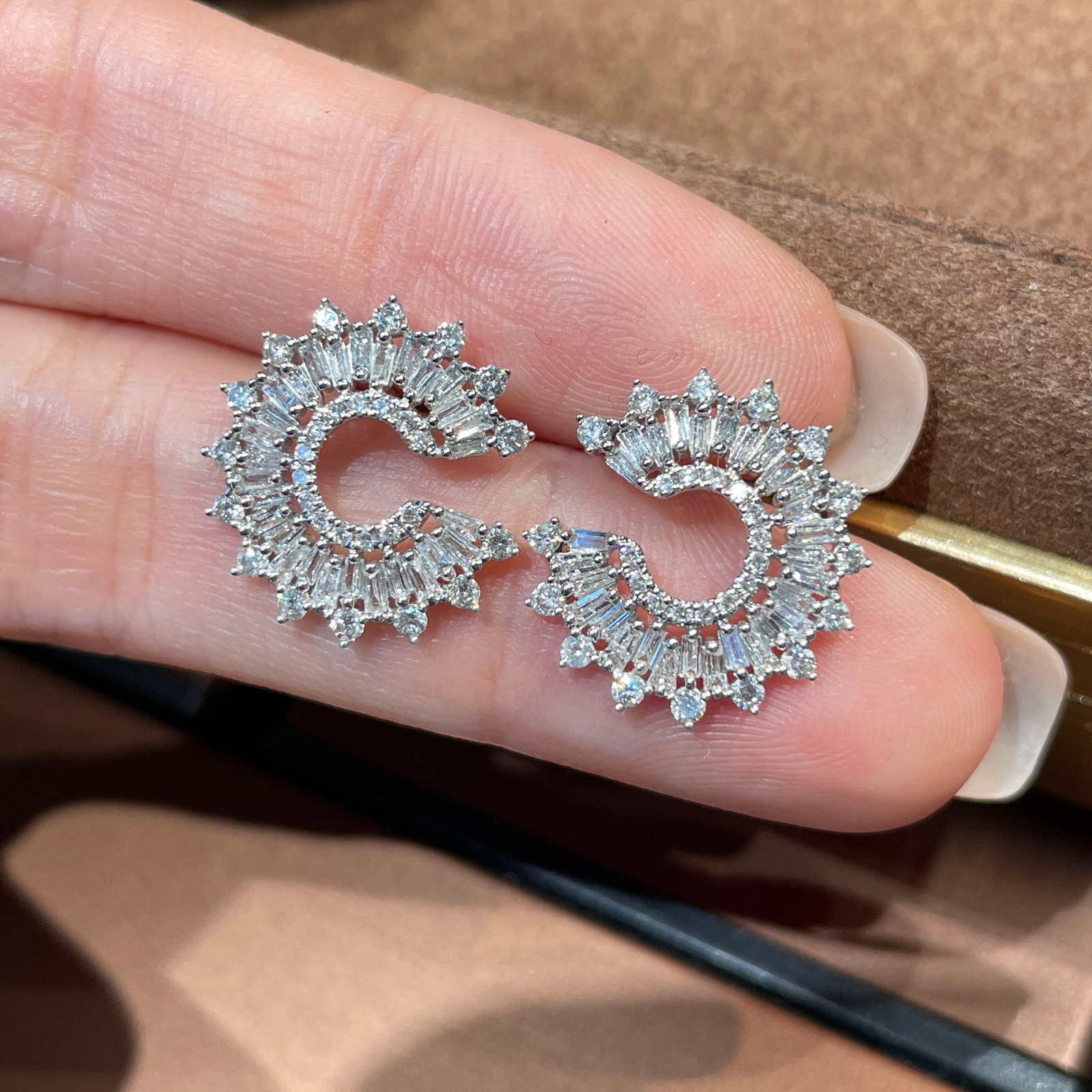 14k Gold 0.85 Ct Natural H Diamond Earrings - 2