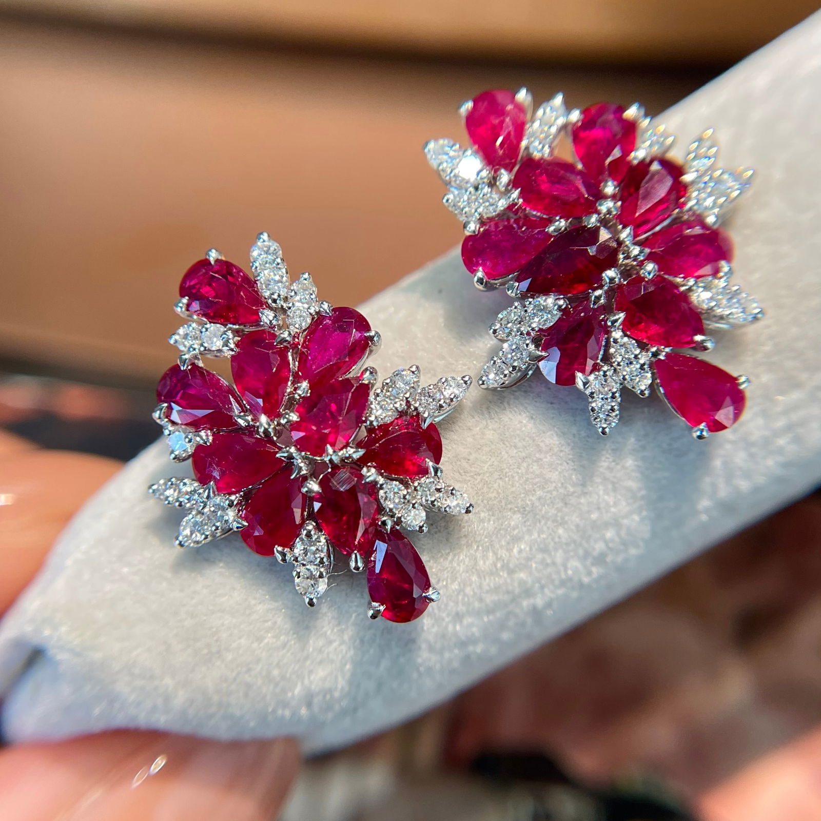 14k Gold 3.4 Ct Natural Ruby & Diamond Earrings: Ref:231136203 // gold content:14k gold // main gemstone:ruby // shape:pear // carat weight:3. 4ct // color:red // treatment:natural // // adjacent gemstone 2 : diamond // shape:round // clarity
