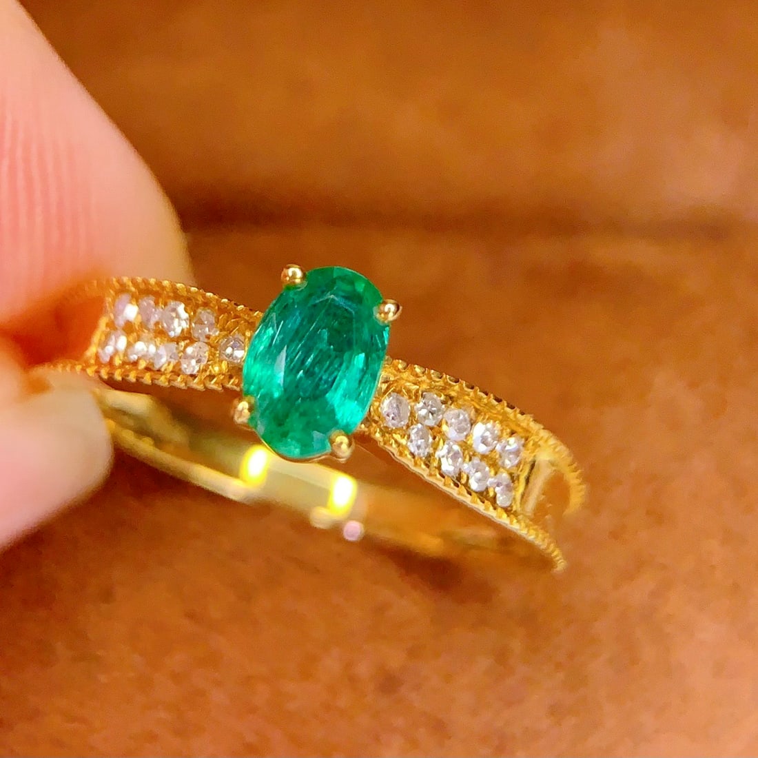 14k Gold 0.6 Ct Natural Emerald & Diamond Ring - 3