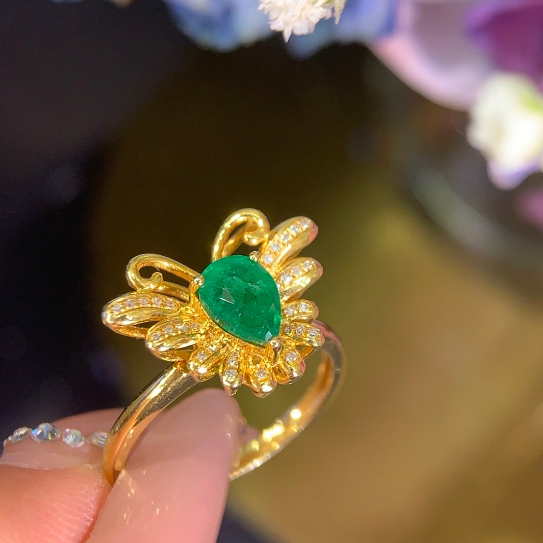 14k Gold 0.75 Ct Natural Emerald & Diamond Ring - 3