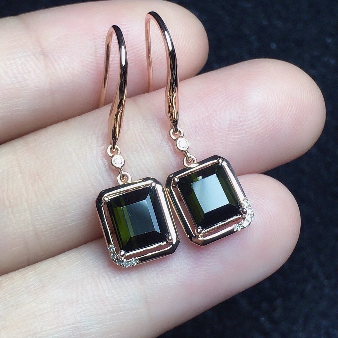 14k Gold 2.45 Ct Natural Tourmaline & Diamond Earrings: Ref:231136212 // gold content:14k gold // main gemstone:tourmaline // shape:octagonal // carat weight:2. 45ct // color:green // treatment:natural // // adjacent gemstone 2 : diamond // number of