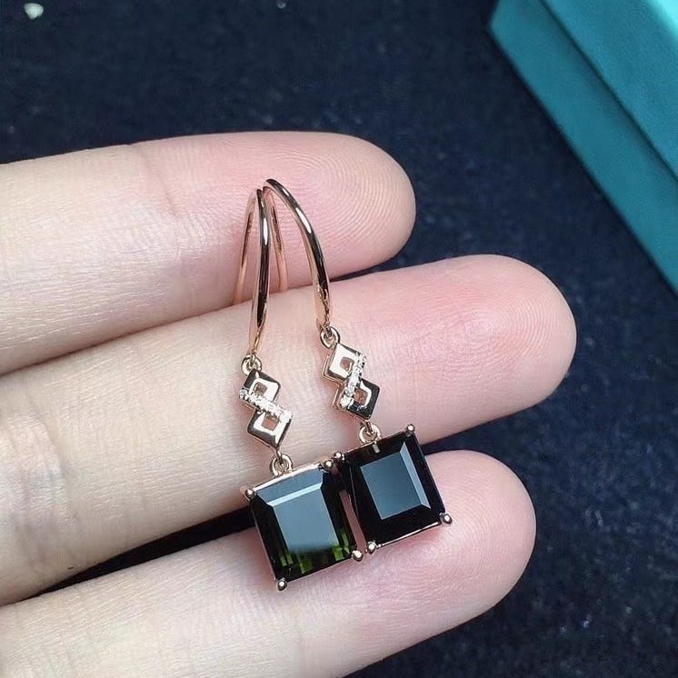 14k Gold 3.86 Ct Natural Tourmaline & Diamond Earrings: Ref:231136217 // gold content:14k gold // main gemstone:tourmaline // shape:octagonal // carat weight:3. 86ct // color:green // treatment:natural // // adjacent gemstone 2 : diamond // number of