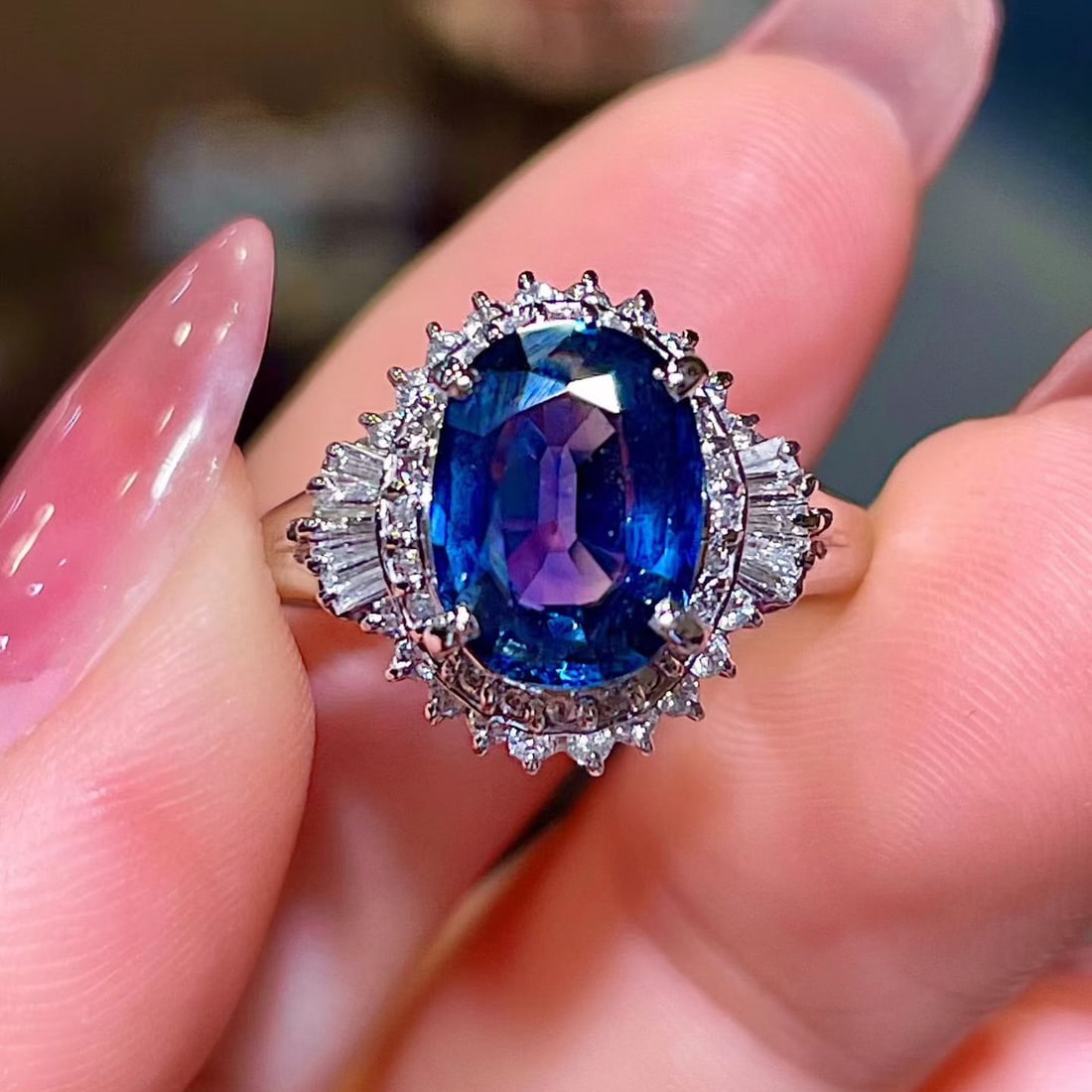 14k Gold 2.27 Ct Natural Sapphire & Diamond Ring: Ref:231136218 // gold content:14k gold // ring size:7. 25us // // main gemstone:sapphire // shape:oval // carat weight:2. 27ct // color:blue // treatment:natural // // adjacent gemstone 2 :