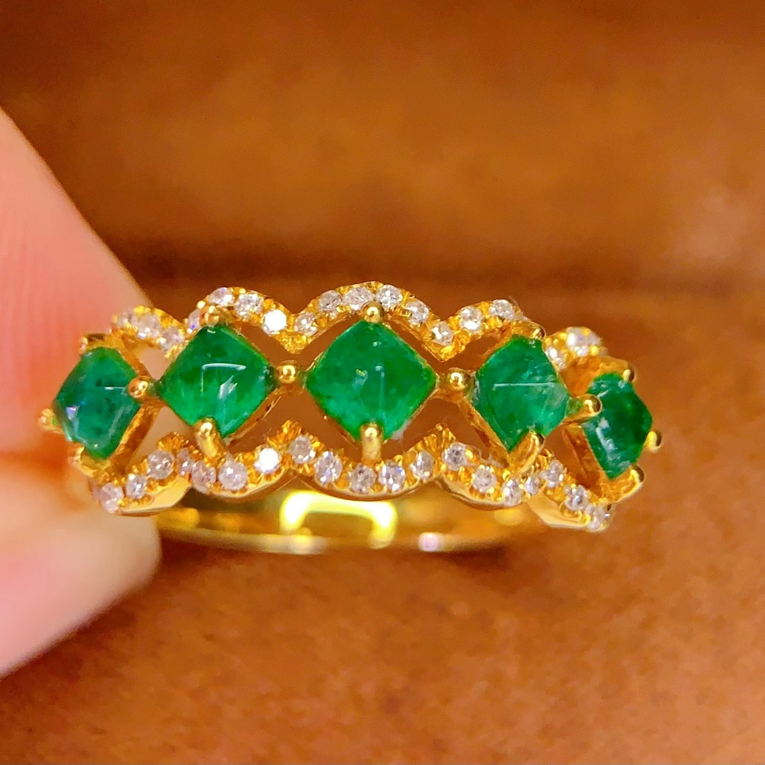 14k Gold 1.4 Ct Natural Emerald & Diamond Ring - 4