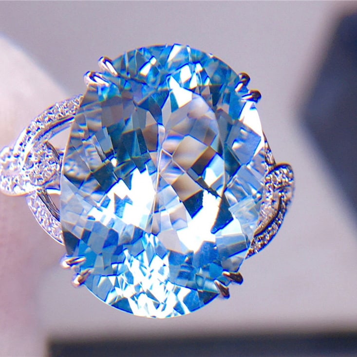 14k Gold 6.5 Ct Natural Aquamarine & Diamond Ring - 2