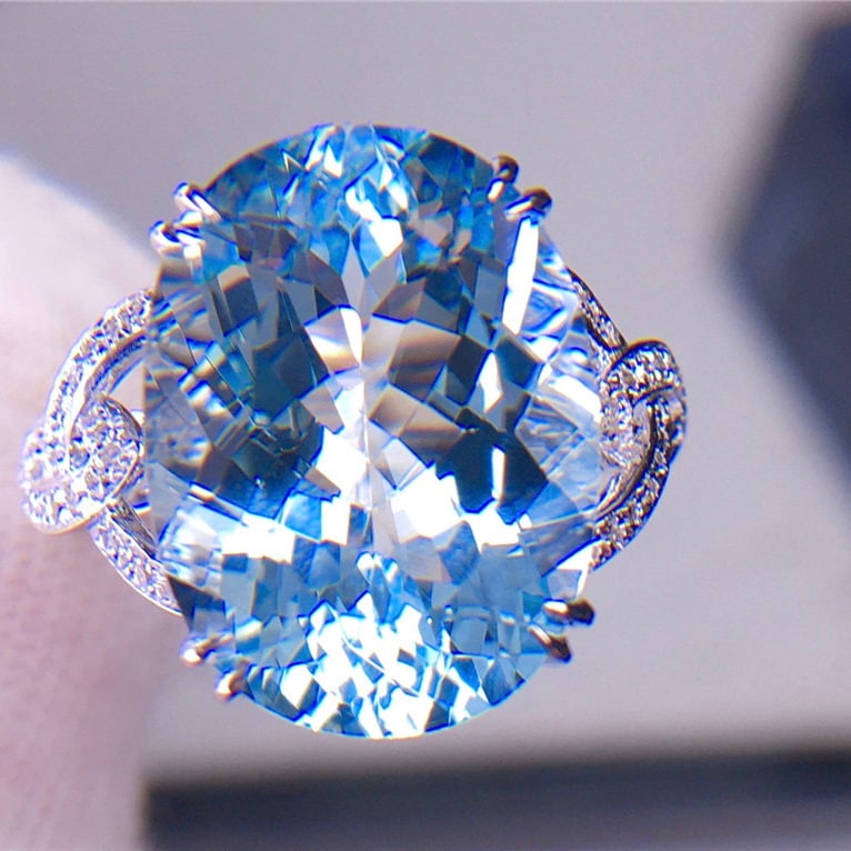 14k Gold 6.5 Ct Natural Aquamarine & Diamond Ring - 6