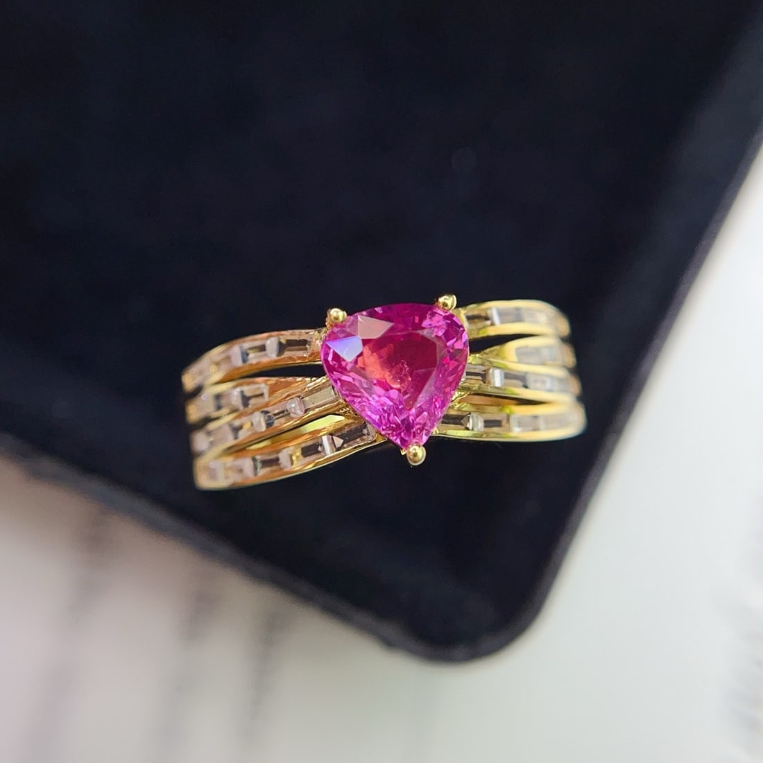 14k Gold 1.10 Ct Natural Ruby & Sapphire Ring: Ref:231136278 // gold content:14k gold // ring size:7. 25us // // main gemstone:ruby // shape:pear // carat weight:1. 10ct // color:red // treatment:natural // // adjacent gemstone 2 : sapphire // num