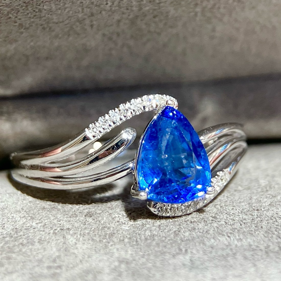 14k Gold 1.42 Ct Natural Sapphire & Diamond Ring - 2