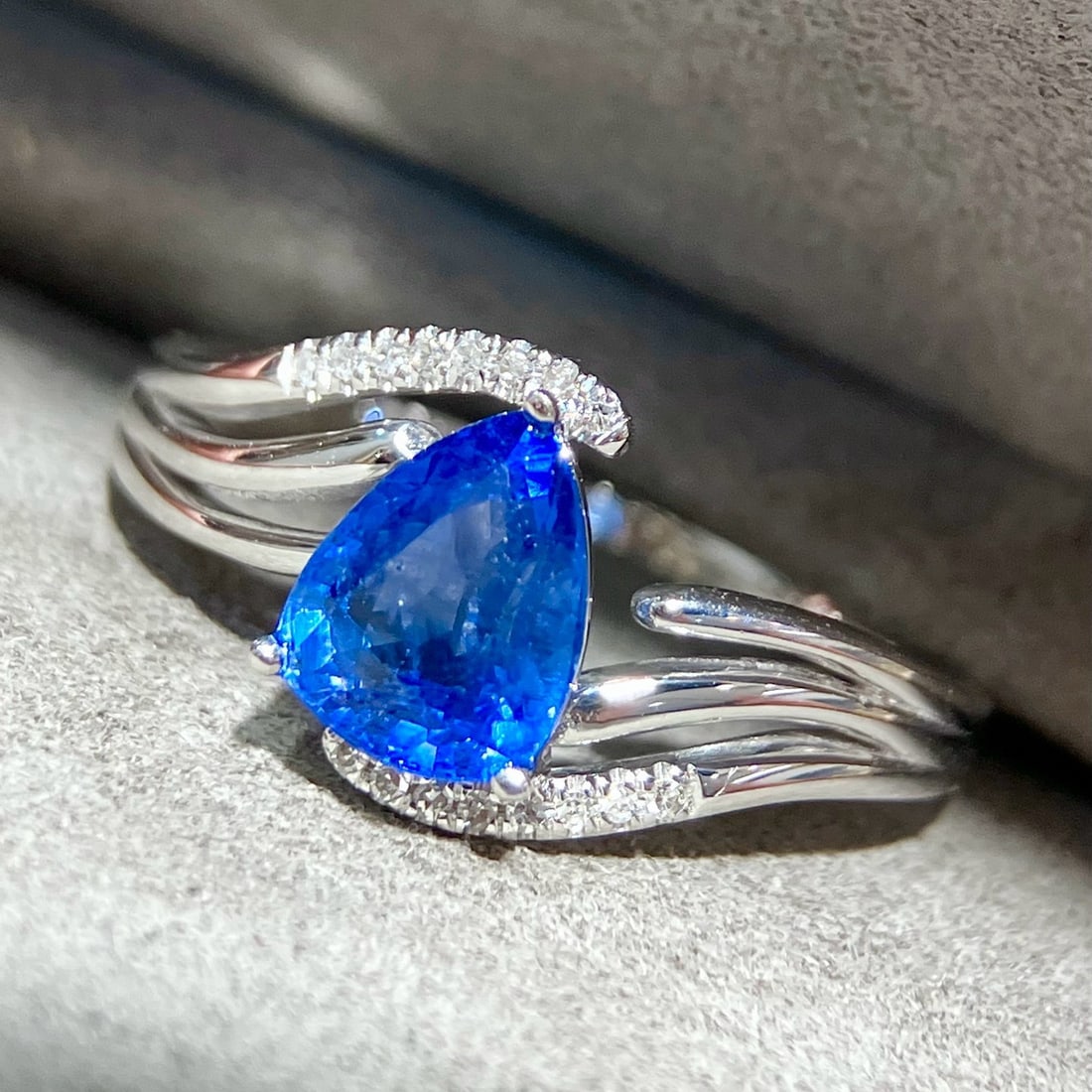 14k Gold 1.42 Ct Natural Sapphire & Diamond Ring - 4