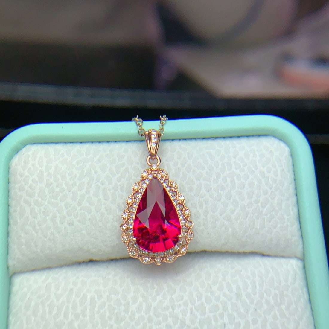 14k Gold 2.4 Ct Natural Tourmaline & Diamond Pendant( Without Chain ): Ref:231136322 // gold content:14k gold // main gemstone:tourmaline // shape:pear // carat weight:2. 4ct // color:red // treatment:natural // // adjacent gemstone 2 : diamond // shape:round //