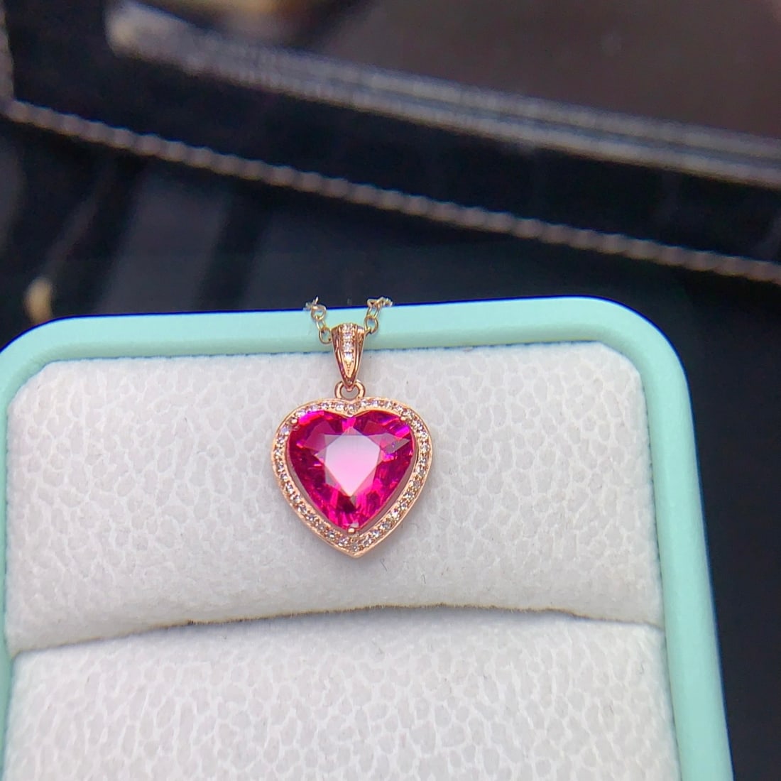 14k Gold 2.4 Ct Natural Tourmaline & Diamond Pendant( Without Chain ): Ref:231136330 // gold content:14k gold // main gemstone:tourmaline // shape:heart // carat weight:2. 4ct // color:red // treatment:natural // // adjacent gemstone 2 : diamond // shape:round //