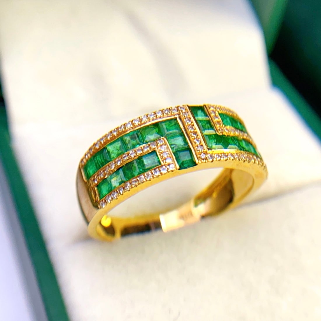 14k Gold 2.30 Ct Natural Emerald & Diamond Ring - 4